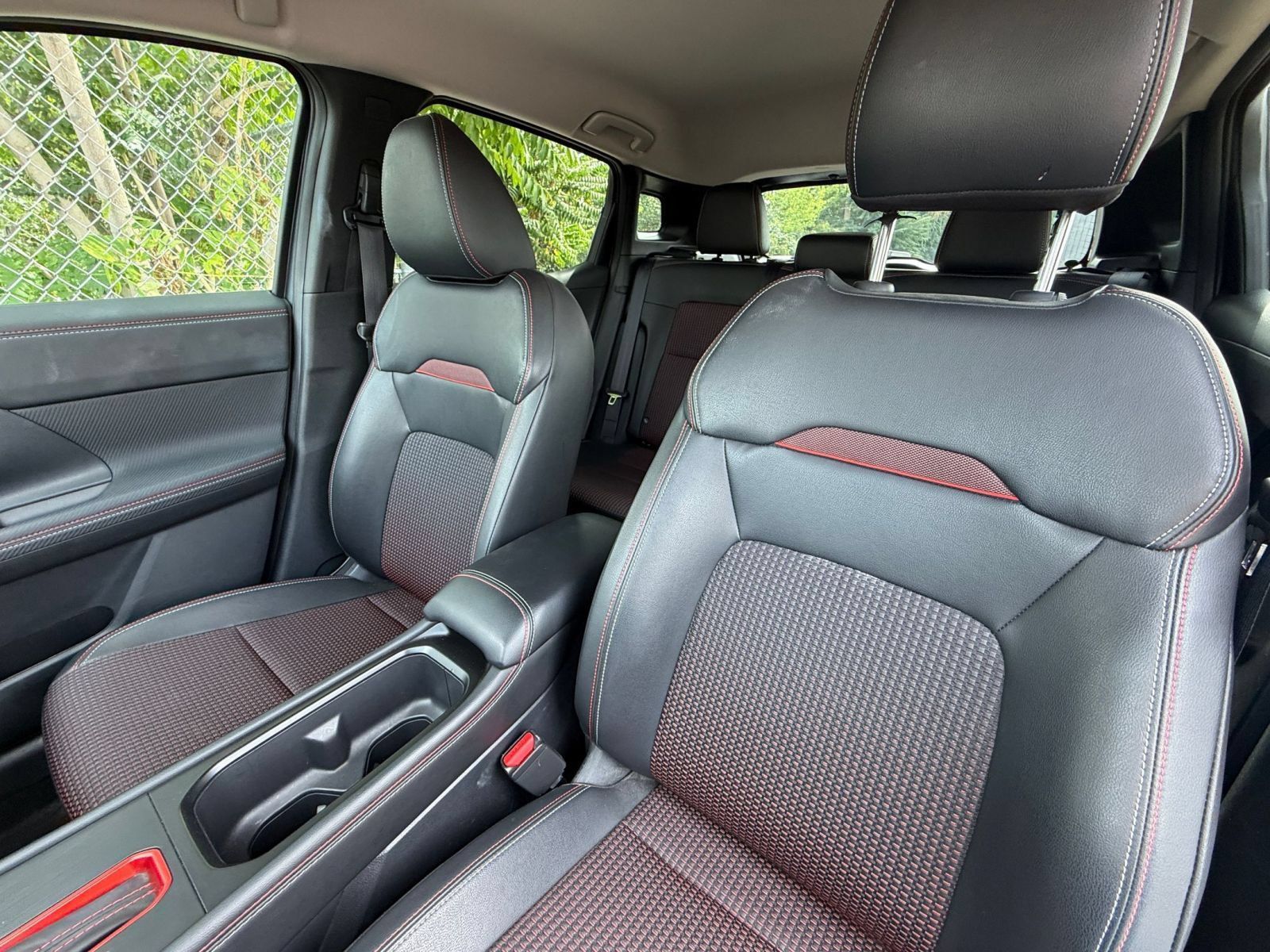 Used 2026 Nissan Kicks SR FWD image 34