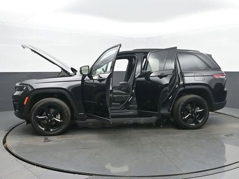 Used 2023 Jeep Grand Cherokee Altitude image 55