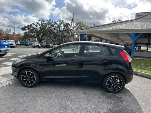 Used 2019 Ford Fiesta SE image 2