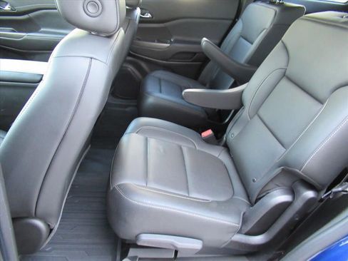 Used 2023 GMC Acadia SLT w/ Preferred Package image 31