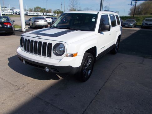 Used 2016 Jeep Patriot Sport w/ Power Value Group FWD image 9