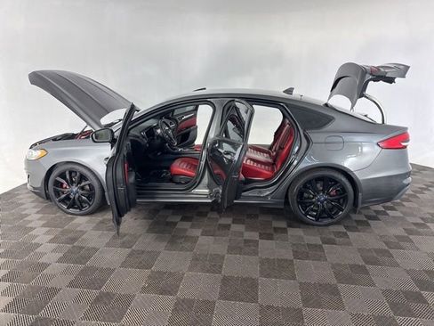 Used 2020 Ford Fusion SE FWD image 11