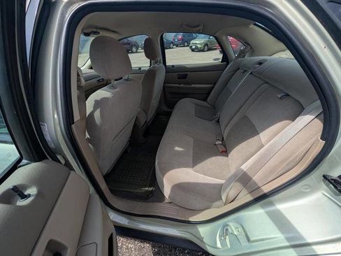 Used 2005 Ford Taurus SE FWD image 23
