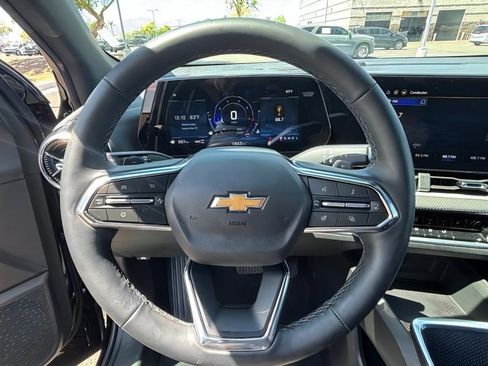 Used 2026 Chevrolet Equinox LT AWD/4WD image 12