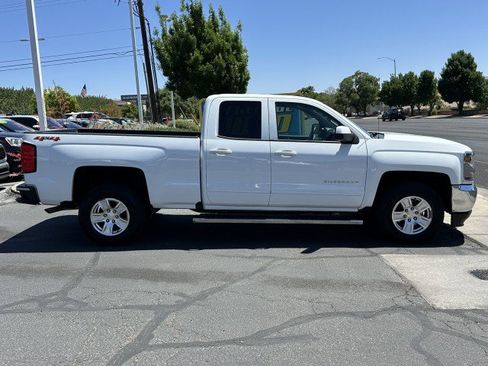 Used 2019 Chevrolet Silverado 1500 LT AWD/4WD image 2