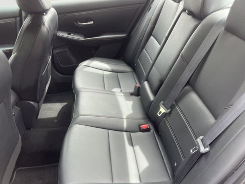 Used 2021 Nissan Sentra SR w/ SR Premium Package FWD image 13
