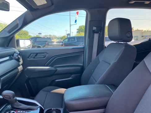 Used 2023 Chevrolet Colorado Trail Boss w/ Technology Package AWD/4WD image 10