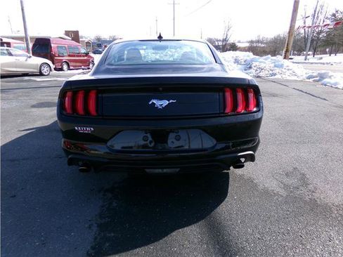 Used 2021 Ford Mustang Coupe image 13