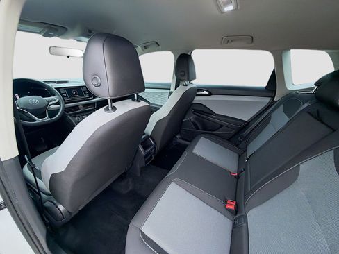 Certified 2022 Volkswagen Taos S FWD image 23