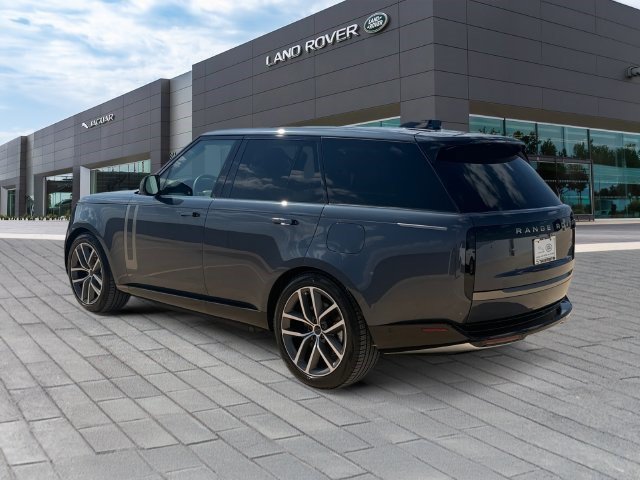 Certified 2026 Land Rover Range Rover SE AWD/4WD image 3