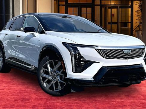 New 2027 Cadillac Optiq Luxury RWD image 2