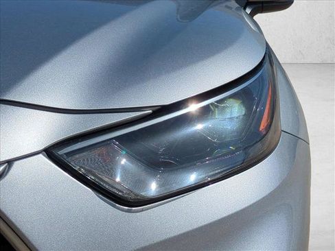 Used 2022 Toyota Highlander L FWD image 9