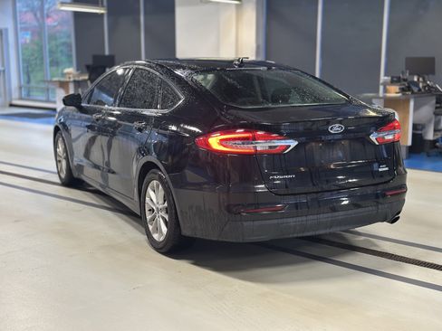 Used 2020 Ford Fusion SE FWD image 8