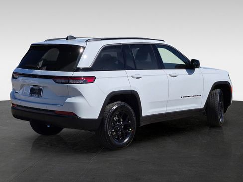 New 2026 Jeep Grand Cherokee 4WD image 4