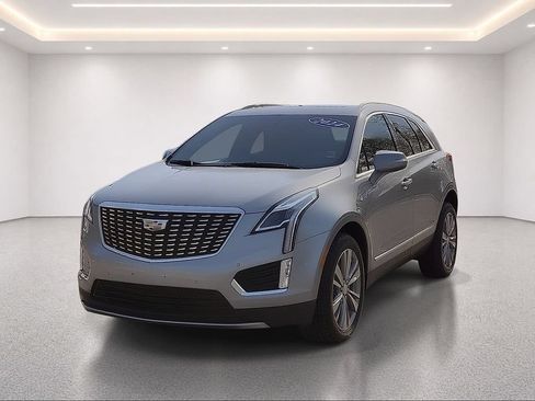 Used 2024 Cadillac XT5 Premium Luxury AWD/4WD image 2