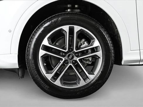 New 2025 Audi Q5 Premium image 24