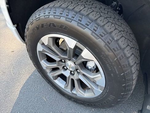 Used 2024 Chevrolet Silverado 1500 High Country w/ Z71 Off-Road Package image 35