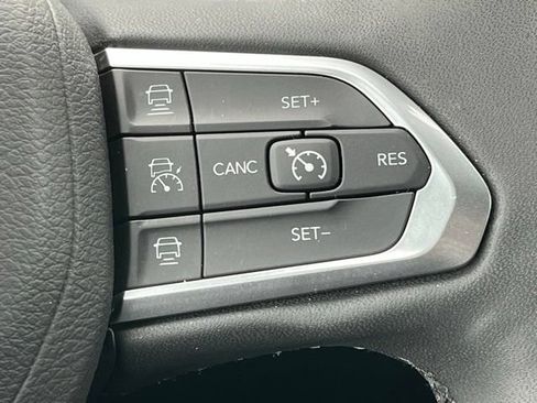 Used 2025 Jeep Compass Limited AWD/4WD image 22