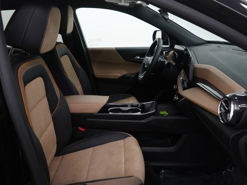 Used 2025 Chevrolet Equinox ACTIV image 10