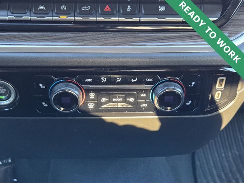 Used 2023 Chevrolet Silverado 1500 RST image 18