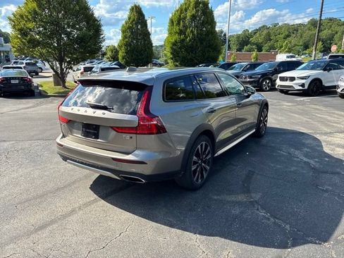 Used 2020 Volvo V60 T5 Cross Country AWD/4WD image 5