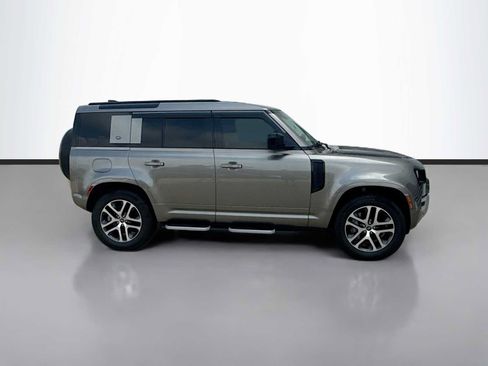 Certified 2022 Land Rover Defender 110 XS Edition AWD/4WD image 7