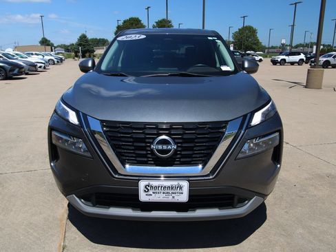 Used 2023 Nissan Rogue SV AWD/4WD image 2