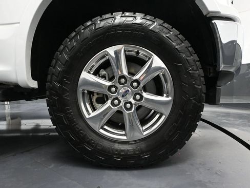 Used 2019 Ford F150 Lariat w/ Equipment Group 502A Luxury AWD/4WD image 17