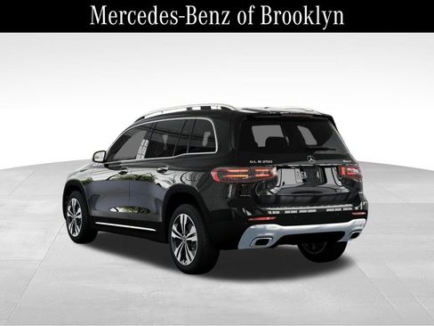 Used 2025 Mercedes-Benz GLB 250 4MATIC image 28