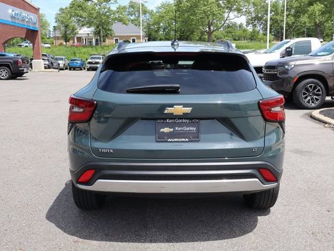 Used 2025 Chevrolet Trax LT w/ LT Convenience Package FWD image 27