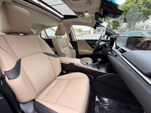 Used 2021 Lexus ES 250 w/ Premium Package AWD/4WD image 31