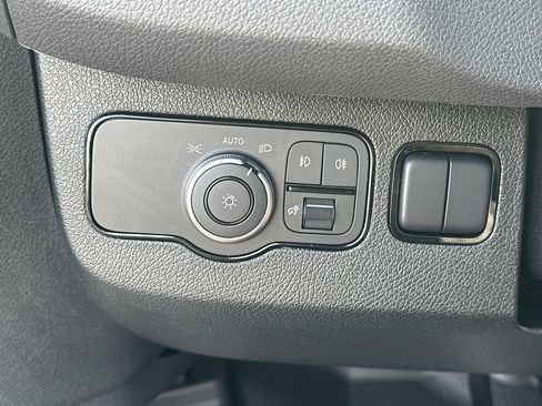 Used 2025 Mercedes-Benz Sprinter 2500 image 7