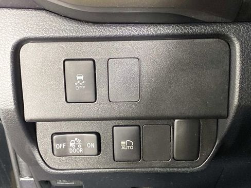 Used 2020 Toyota Tacoma SR5 image 16