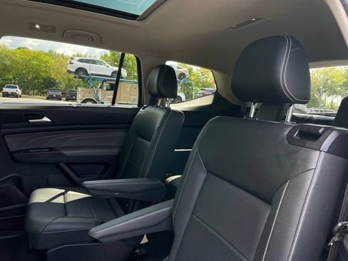 Used 2023 Volkswagen Atlas SE w/ Panoramic Sunroof Package FWD image 40