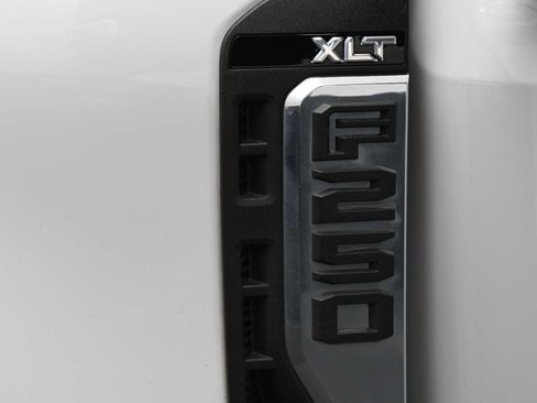 Used 2025 Ford F250 XLT image 10