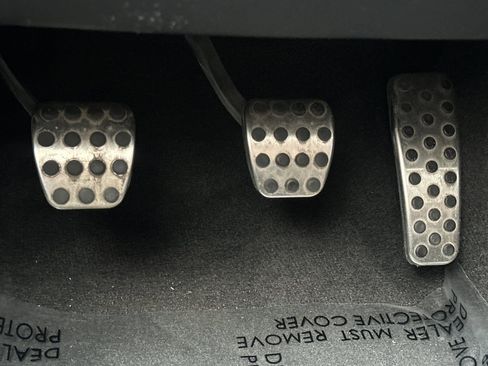 Used 2009 Dodge Challenger SRT8 w/ SRT Option Group II image 41