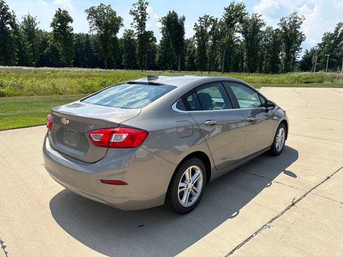 Used 2018 Chevrolet Cruze LT w/ Convenience Package FWD image 6