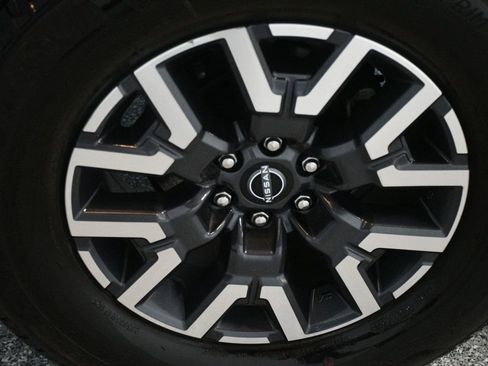 Used 2022 Nissan Frontier SV w/ SV Premium Package AWD/4WD image 19