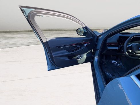 Used 2026 BMW 540i xDrive 540i xDrive image 13