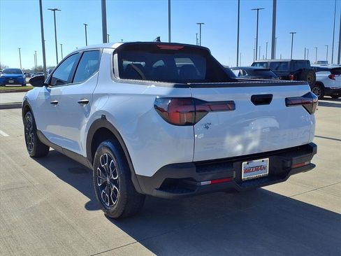 Used 2024 Hyundai Santa Cruz SE image 2