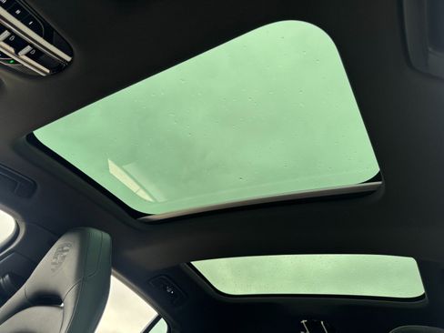 Used 2022 Porsche Panamera 4 image 12