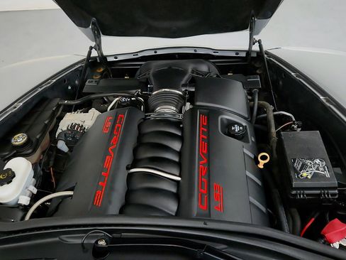 Used 2010 Chevrolet Corvette Grand Sport w/ Preferred Equipment Group RWD image 25