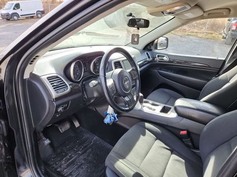 Used 2012 Jeep Grand Cherokee Laredo w/ Laredo E Group image 13