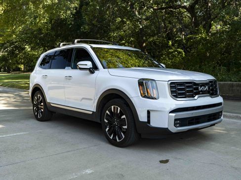 Used 2024 Kia Telluride SX FWD image 2