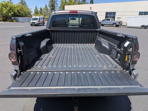 Used 2013 Toyota Tacoma PreRunner w/ TRD Off-Road Pkg RWD image 6