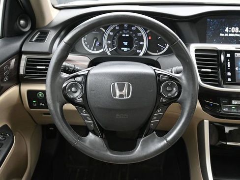 Used 2017 Honda Accord Touring image 24