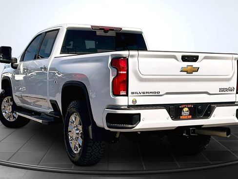 Used 2026 Chevrolet Silverado 2500 High Country w/ Technology Package AWD/4WD image 4