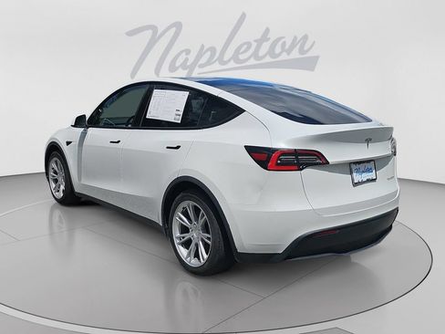 Used 2021 Tesla Model Y Long Range AWD/4WD image 3