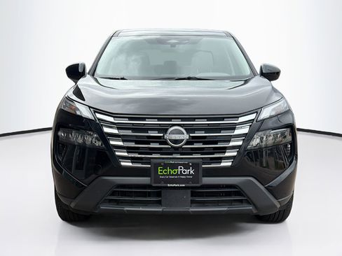Used 2025 Nissan Rogue SV AWD/4WD image 2