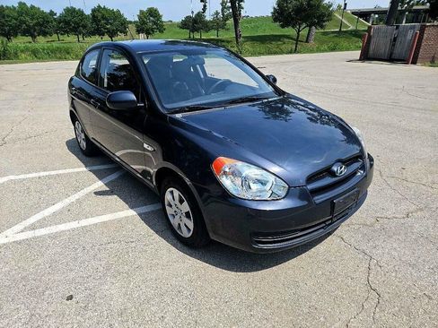 Used 2011 Hyundai Accent GS image 3